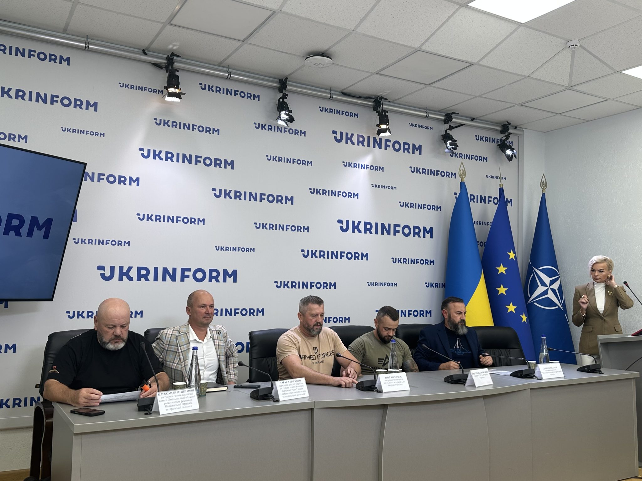 Доступне розмитнення авто для ветеранів: законопроєкти роками чекають руху, а ветерани вимагають політичного рішення